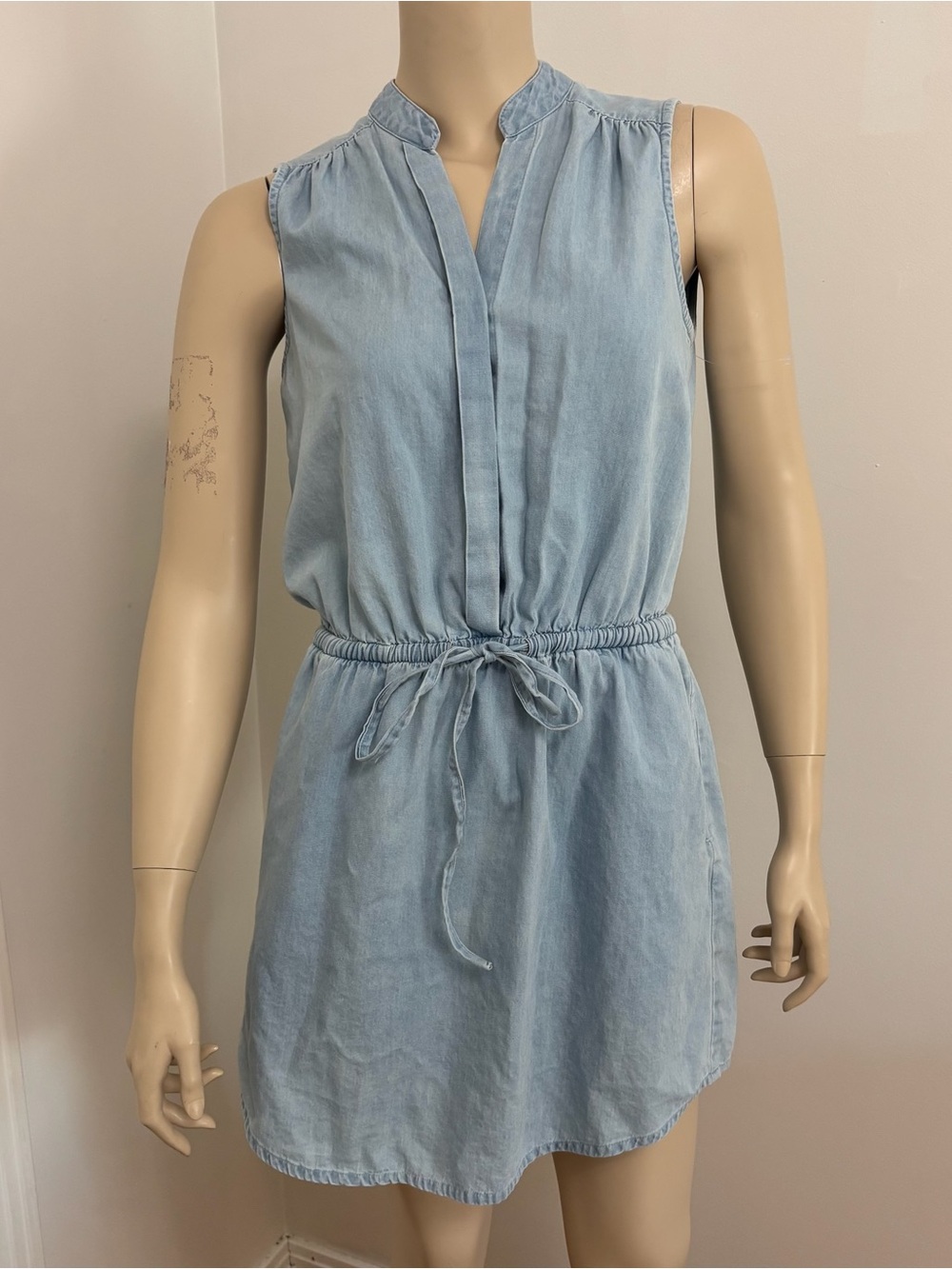 RD Style Light Blue Sleeveless Chambray Dress - Picture 1 of 3